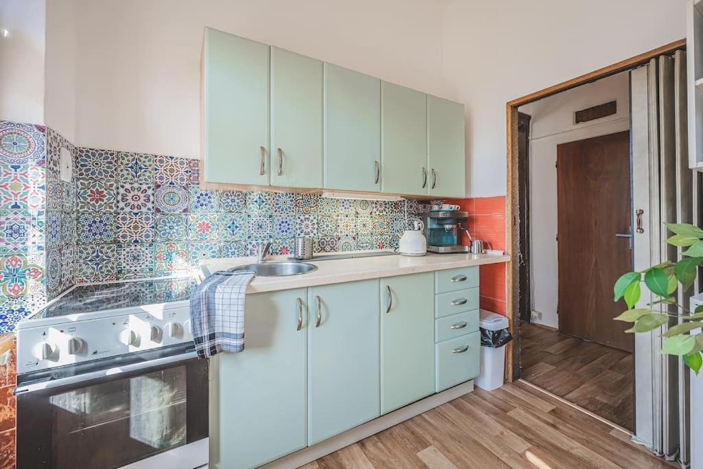 Hradec Králové Carolina'S Romantic Apartment מראה חיצוני תמונה