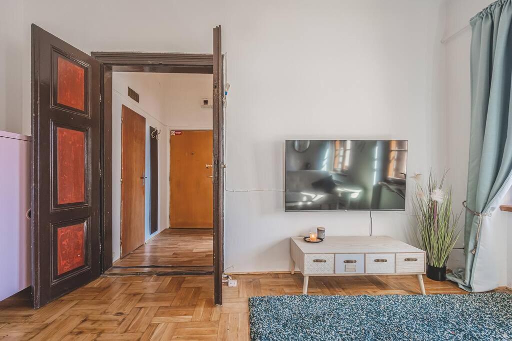 Hradec Králové Carolina'S Romantic Apartment מראה חיצוני תמונה