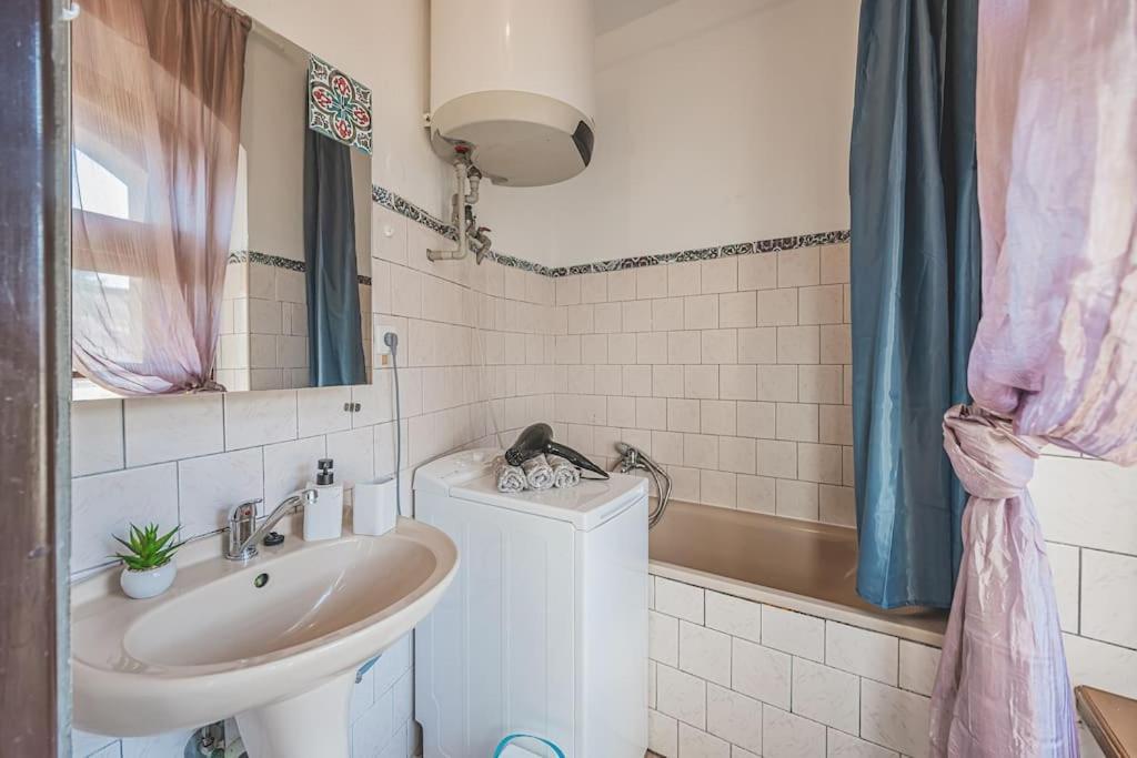 Hradec Králové Carolina'S Romantic Apartment מראה חיצוני תמונה