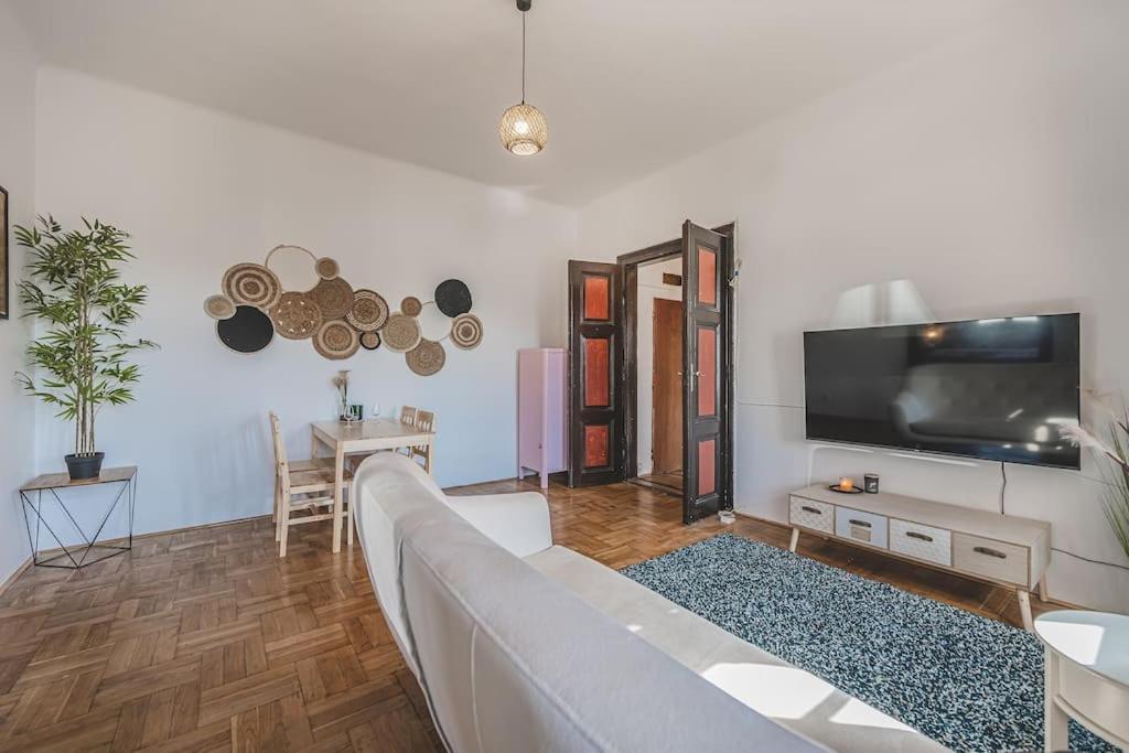 Hradec Králové Carolina'S Romantic Apartment מראה חיצוני תמונה